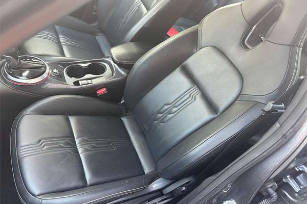 2023 Nissan JUKE ST-L F16