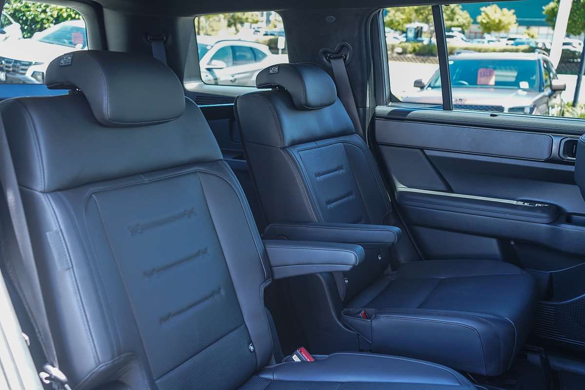 2025 Hyundai Santa Fe Calligraphy MX5.V1