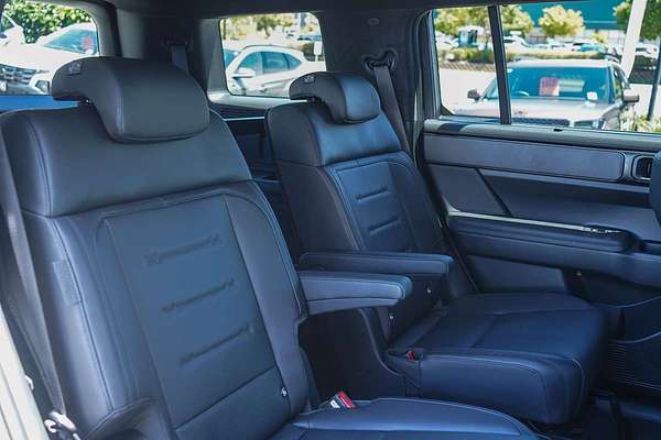 2025 Hyundai Santa Fe Calligraphy MX5.V1