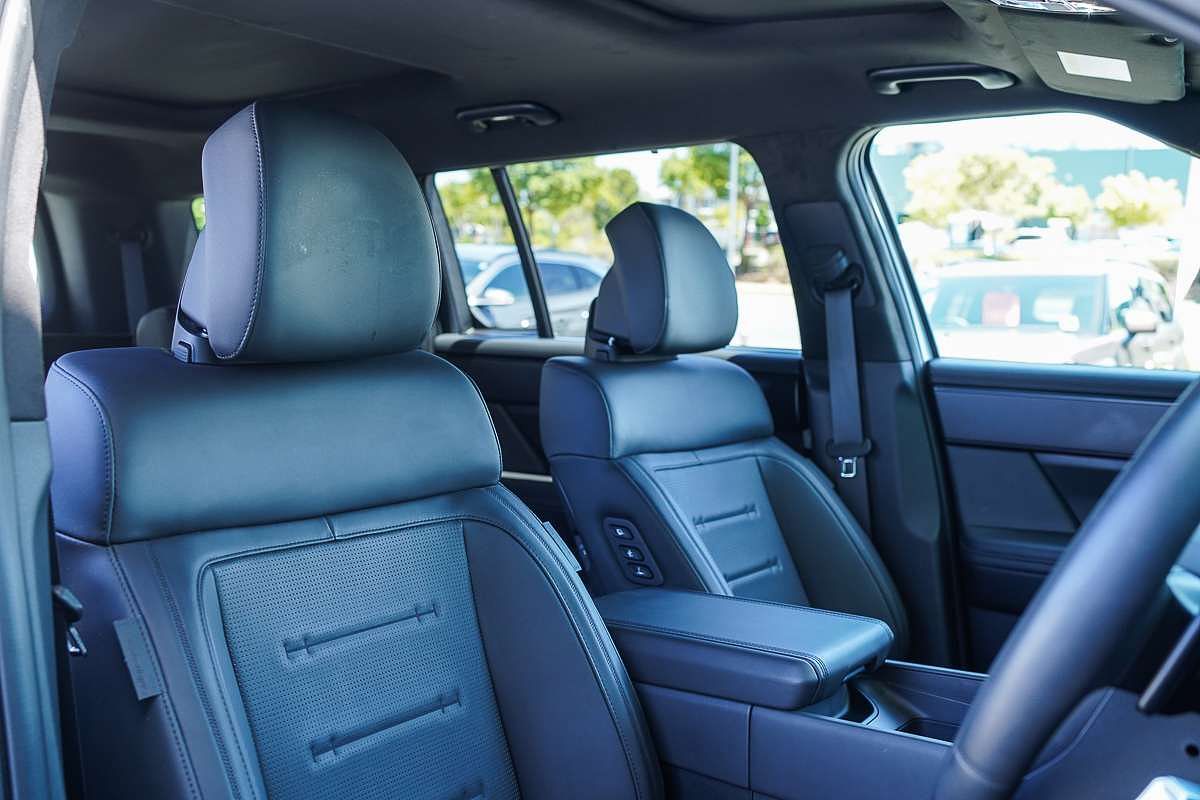 2025 Hyundai Santa Fe Calligraphy MX5.V1