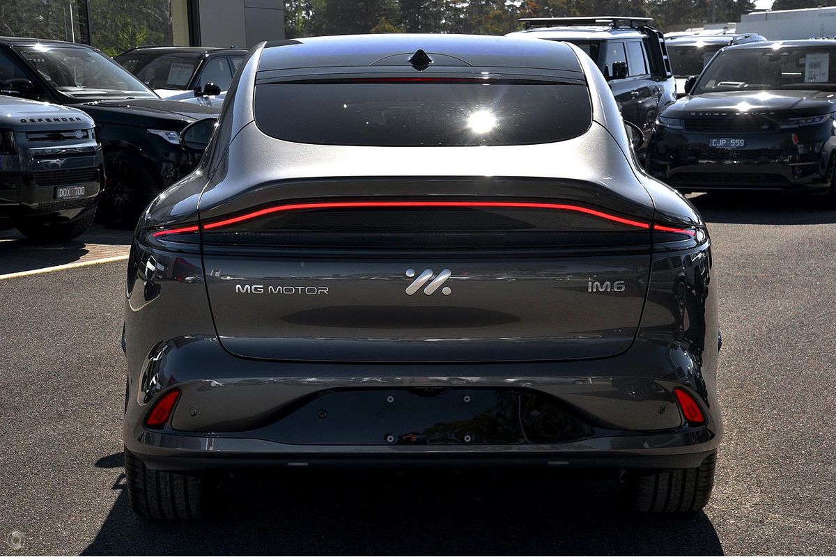 2025 MG IM6 Platinum S12L