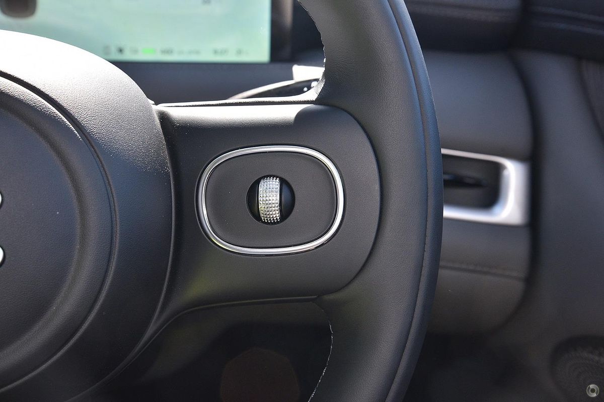 2025 MG IM6 Platinum S12L