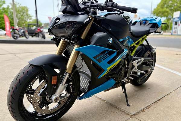 2025 BMW S 1000 R Sport S 1000