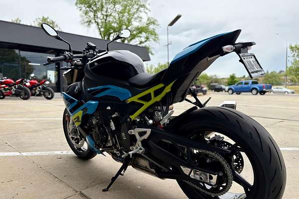 2025 BMW S 1000 R Sport S 1000