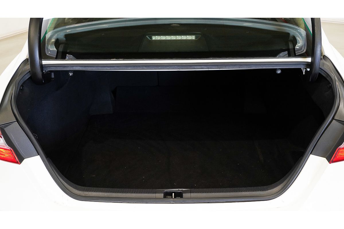 2018 Toyota Camry Ascent AXVH71R