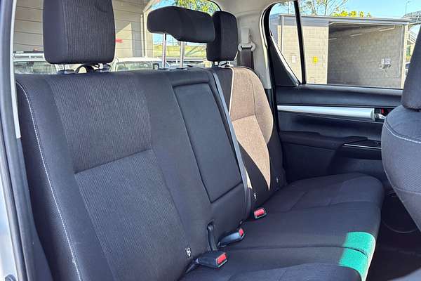 2022 Toyota Hilux SR5 GUN126R