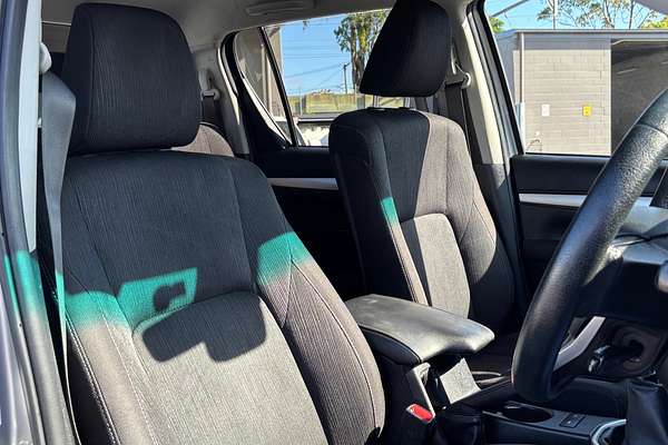 2022 Toyota Hilux SR5 GUN126R