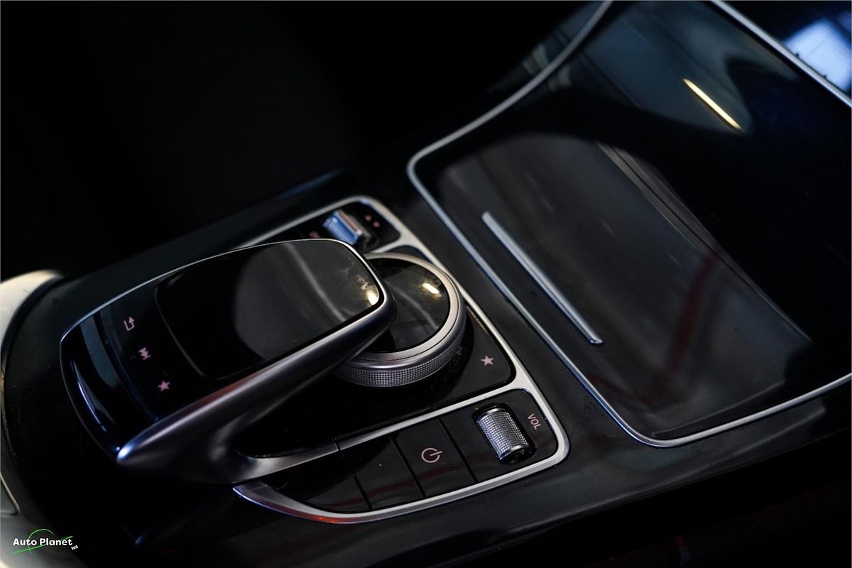 2018 Mercedes-Benz C-Class C300 W205