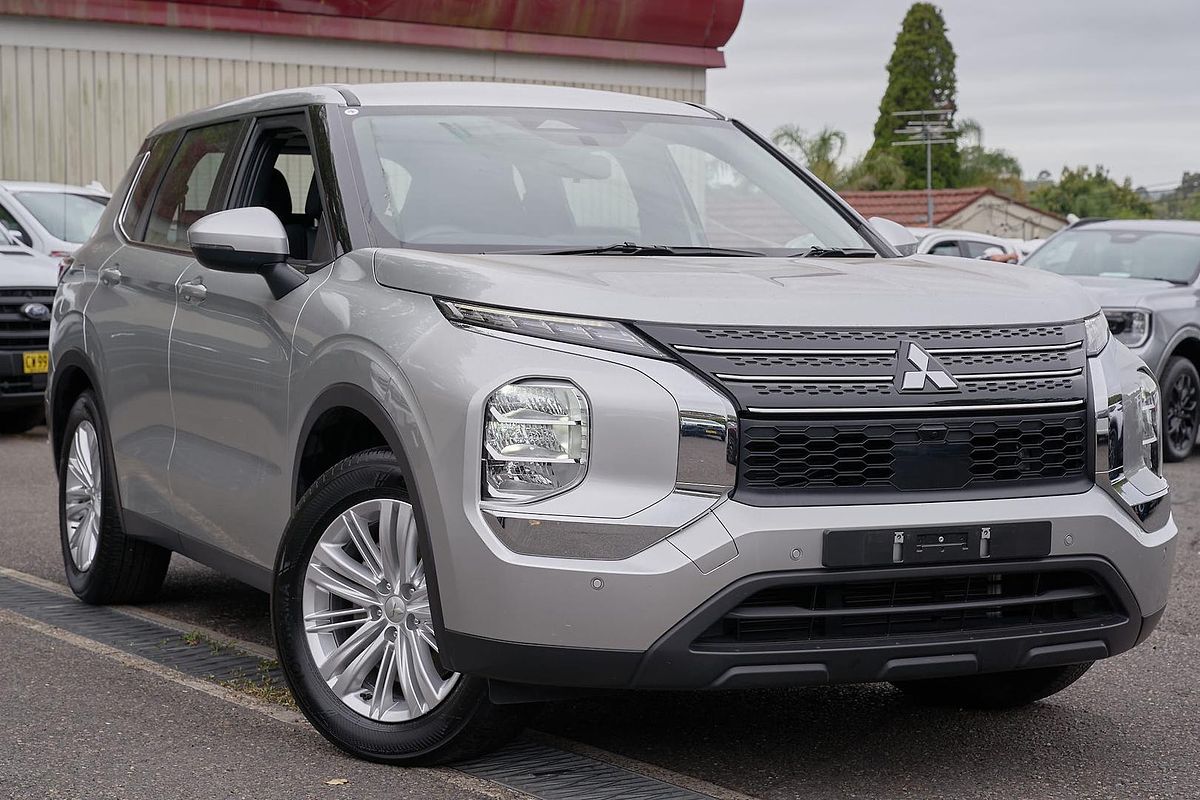 2024 Mitsubishi Outlander ES ZM