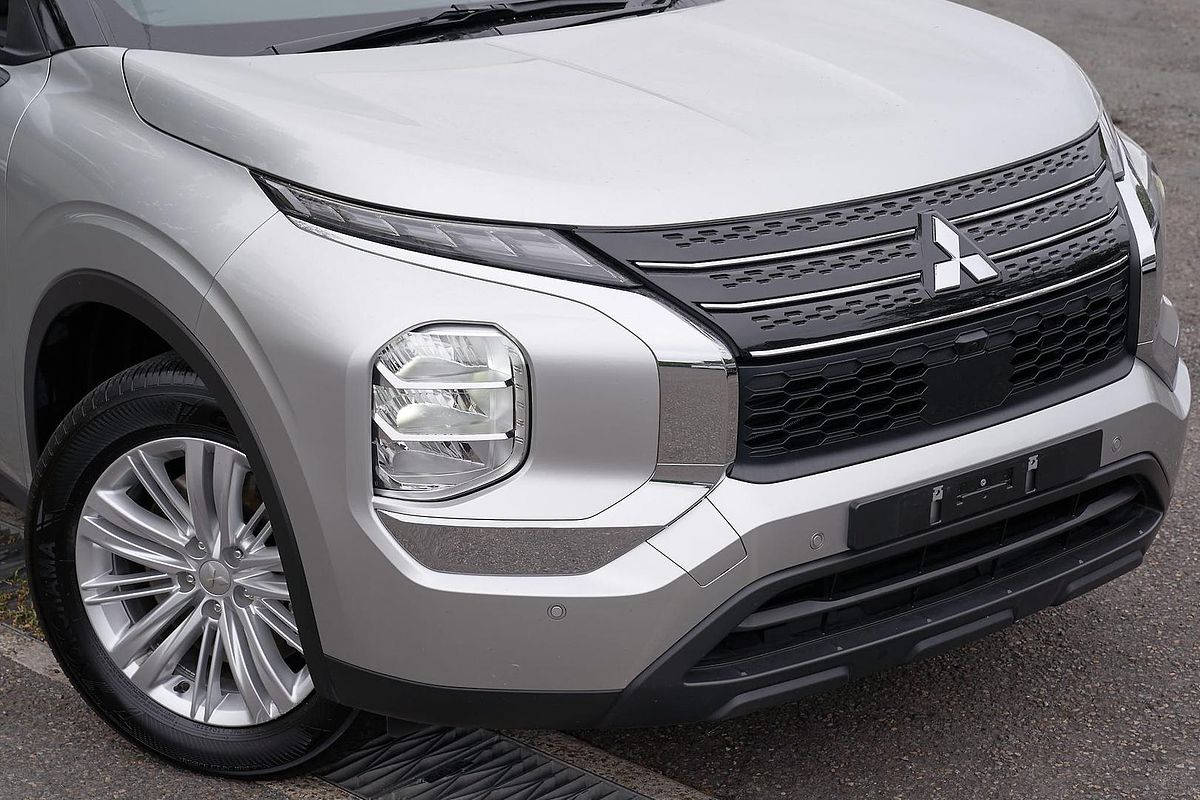 2024 Mitsubishi Outlander ES ZM