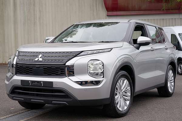 2024 Mitsubishi Outlander ES ZM