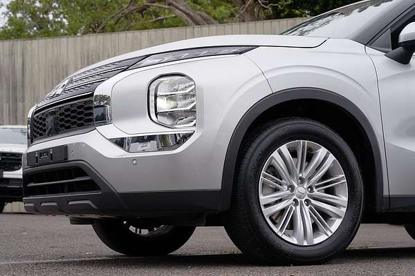 2024 Mitsubishi Outlander ES ZM