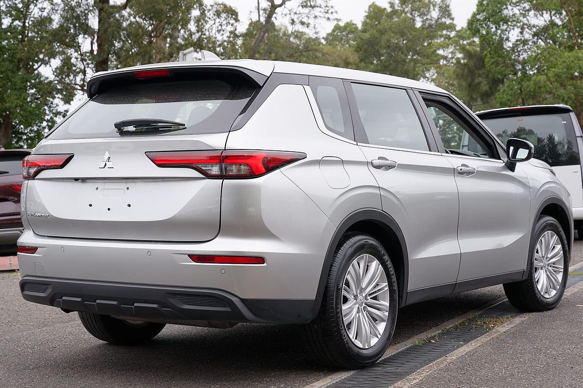 2024 Mitsubishi Outlander ES ZM