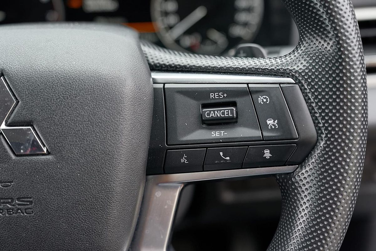 2024 Mitsubishi Outlander ES ZM