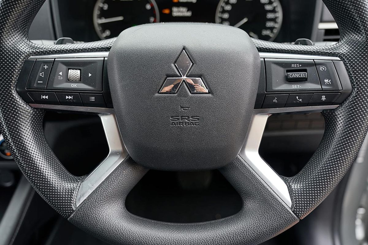 2024 Mitsubishi Outlander ES ZM