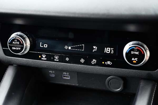 2024 Mitsubishi Outlander ES ZM