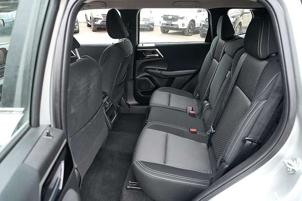 2024 Mitsubishi Outlander ES ZM