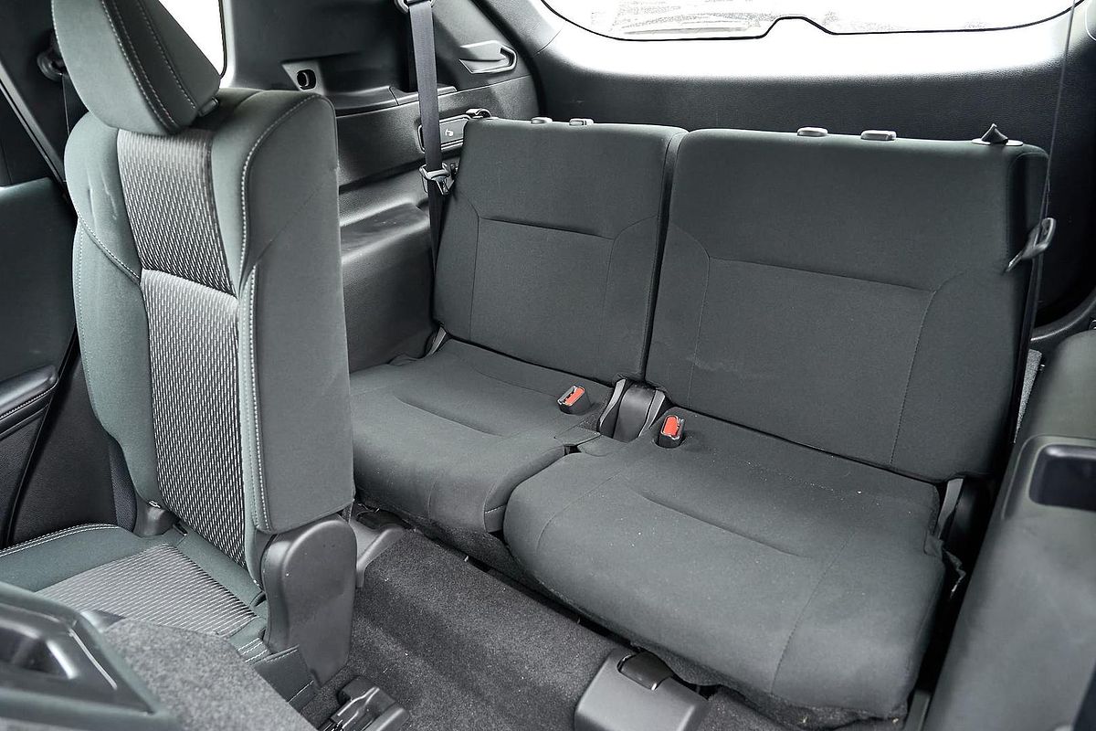 2024 Mitsubishi Outlander ES ZM