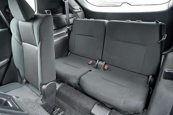 2024 Mitsubishi Outlander ES ZM