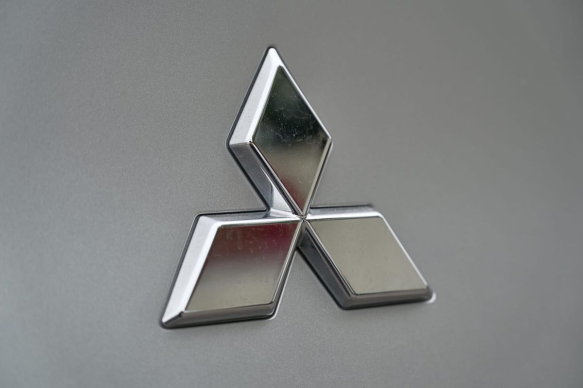 2024 Mitsubishi Outlander ES ZM