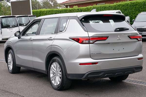 2024 Mitsubishi Outlander ES ZM