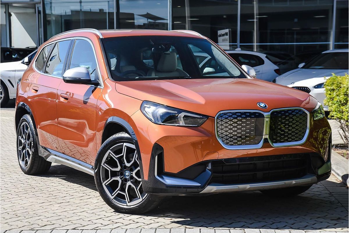 2025 BMW iX1 eDrive20 xLine U11