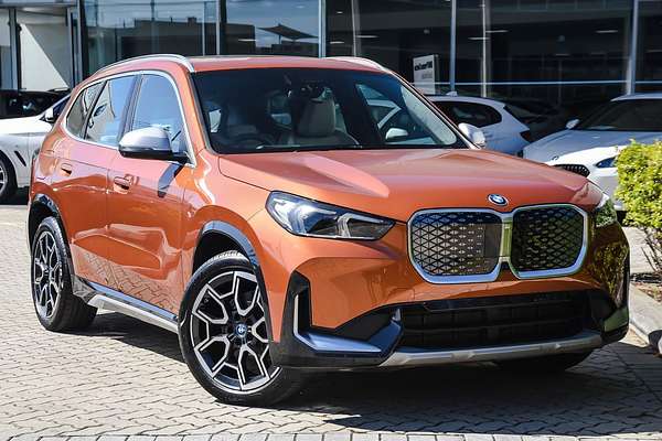 2024 BMW iX1 eDrive20 xLine U11