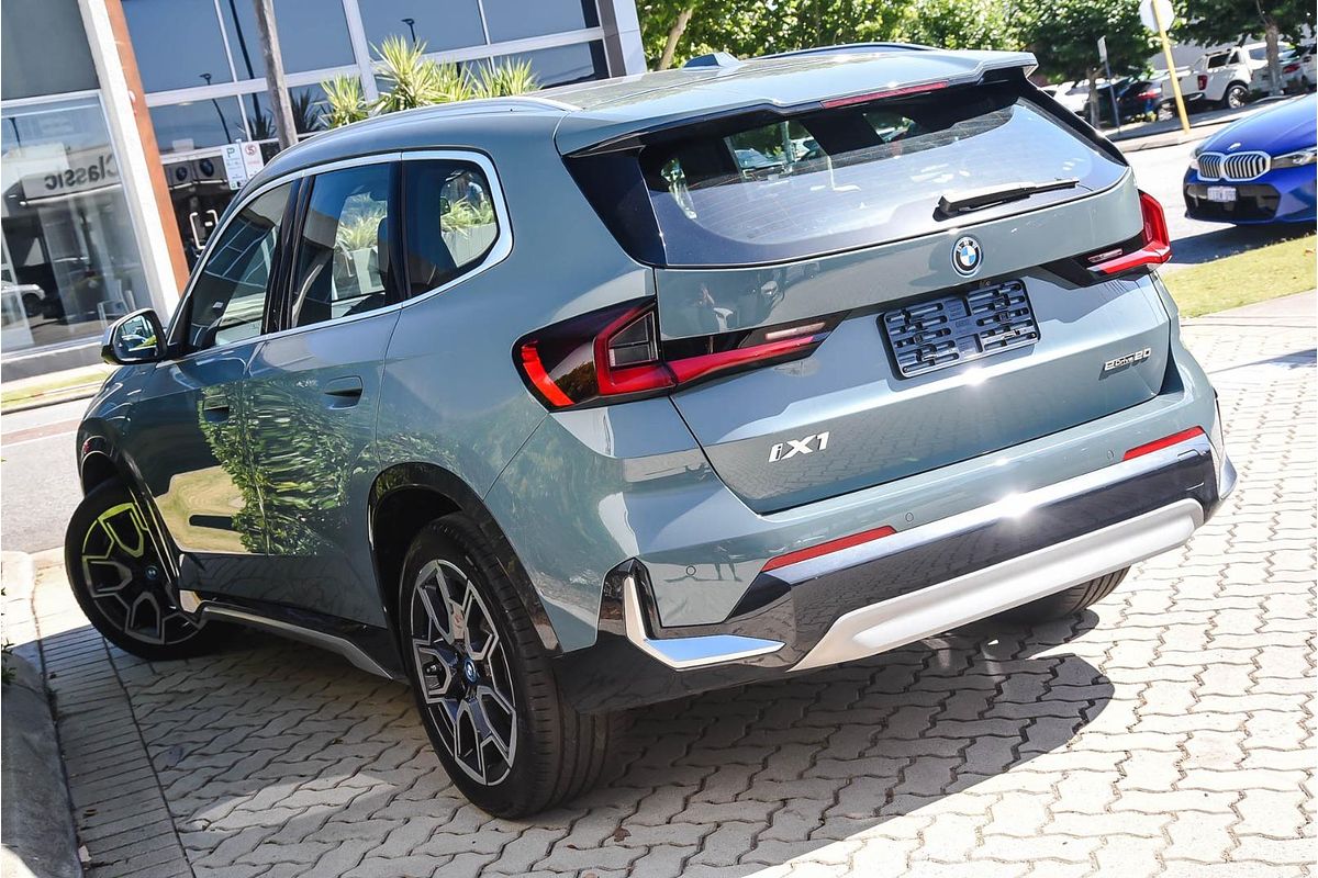 2025 BMW iX1 eDrive20 xLine U11
