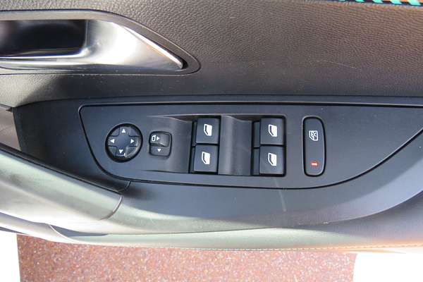 2021 Peugeot 2008 Allure P24