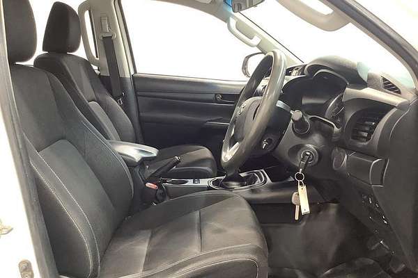 2017 Toyota Hilux SR GUN126R 4X4