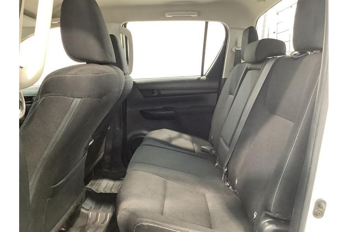 2017 Toyota Hilux SR GUN126R 4X4