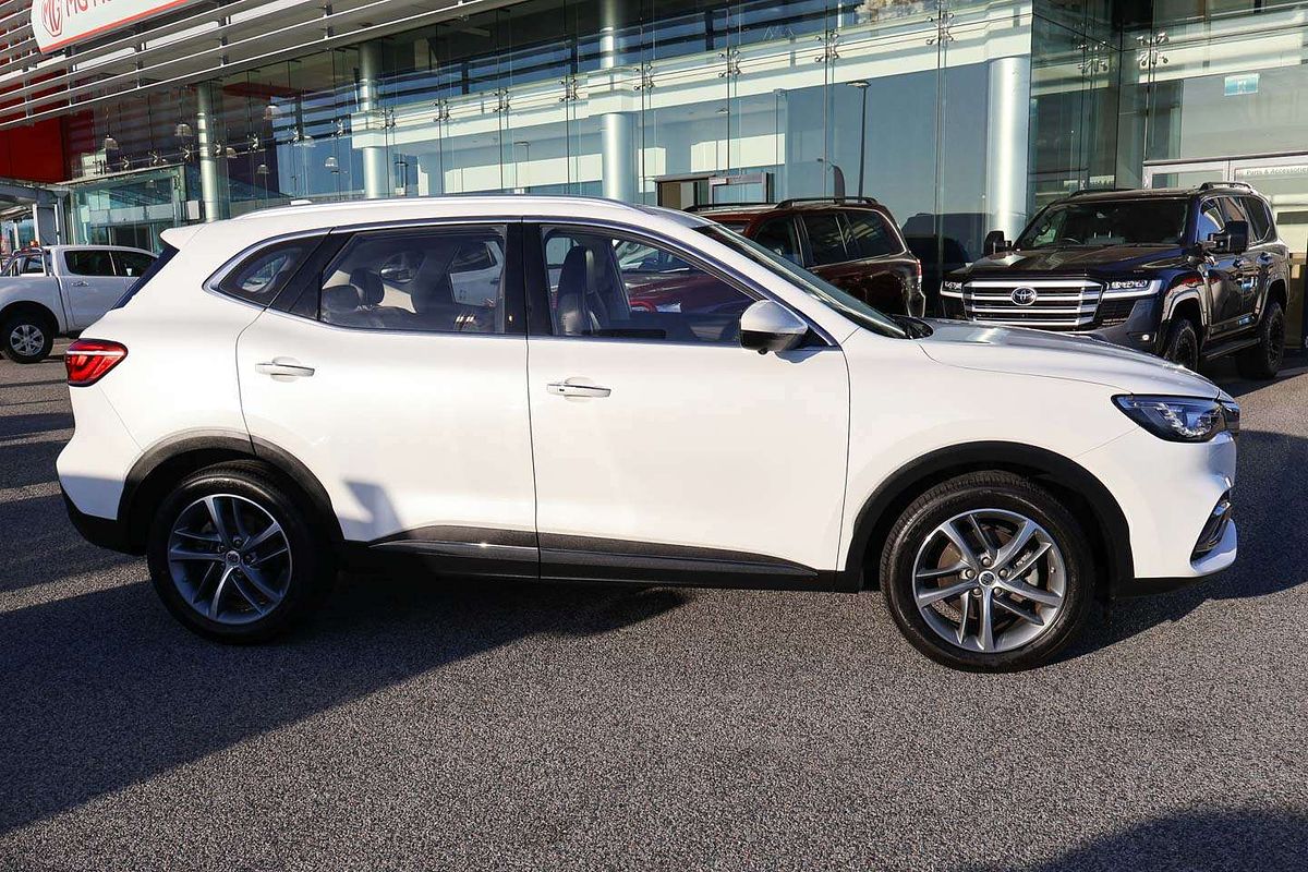 2022 MG HS Essence X SAS23