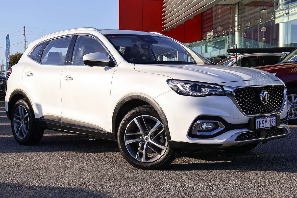 2022 MG HS Essence X SAS23