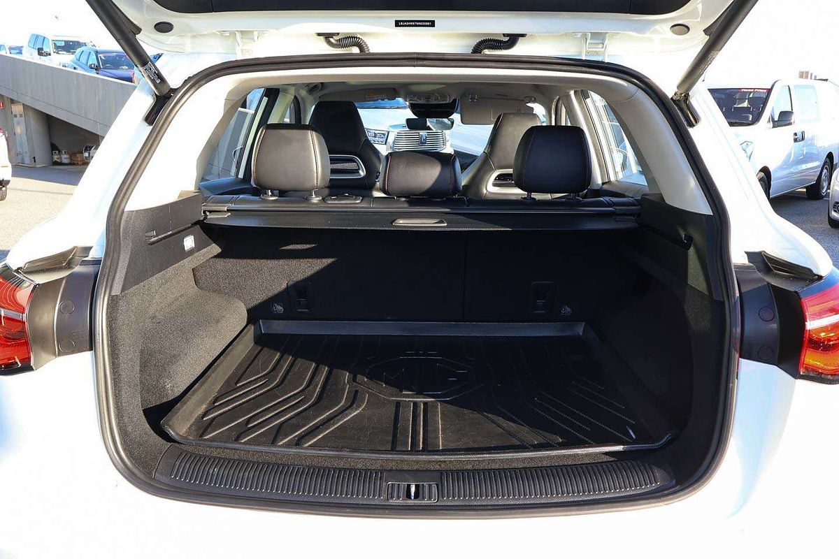 2022 MG HS Essence X SAS23