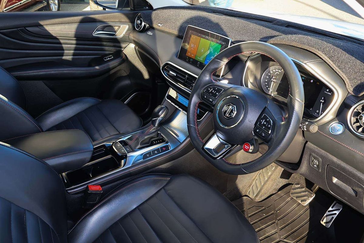 2022 MG HS Essence X SAS23