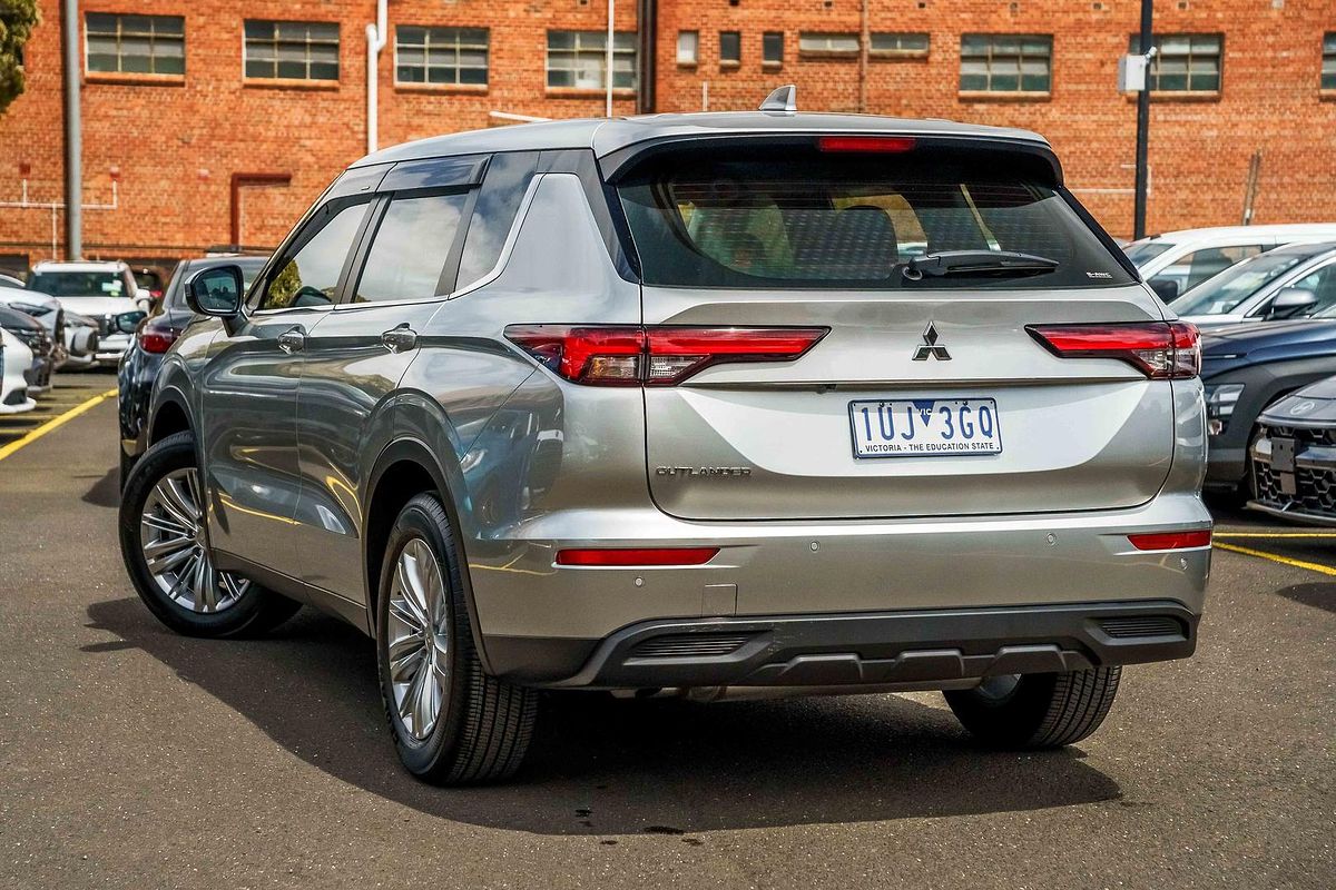 2021 Mitsubishi Outlander ES ZM