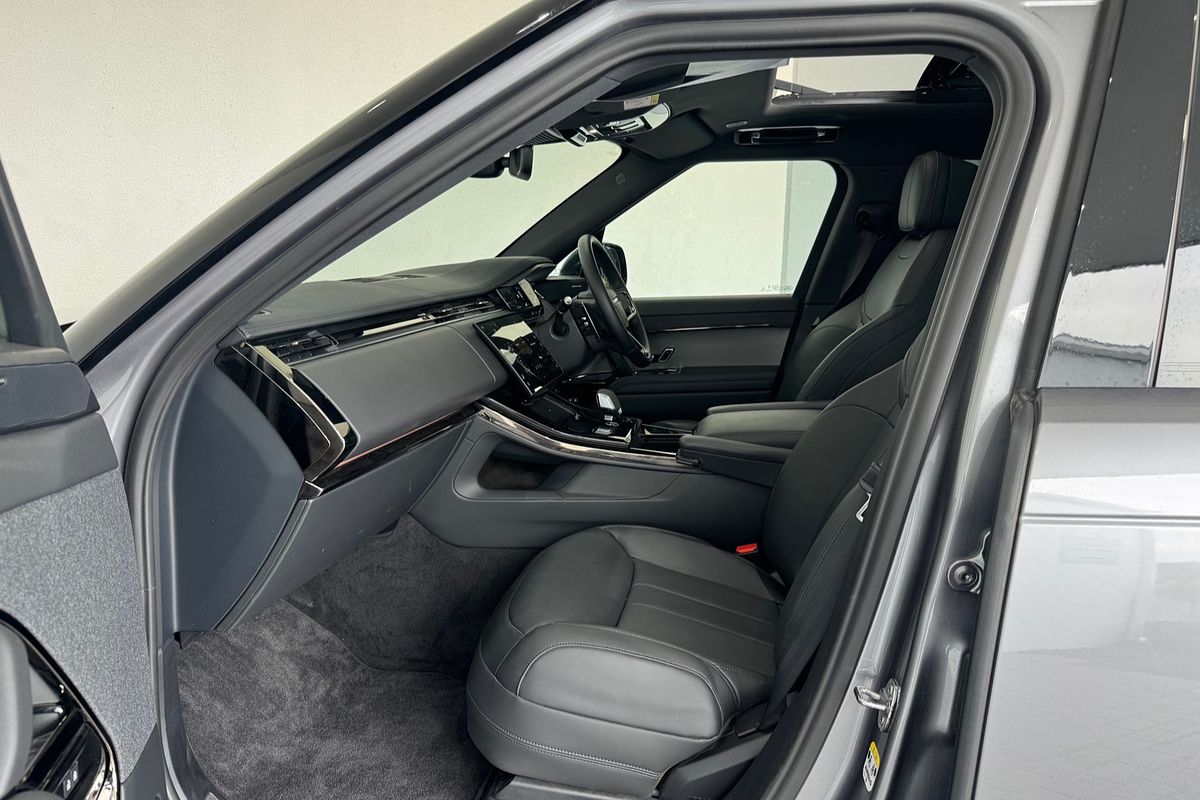 2024 Land Rover Range Rover Sport D250 Dynamic SE L461