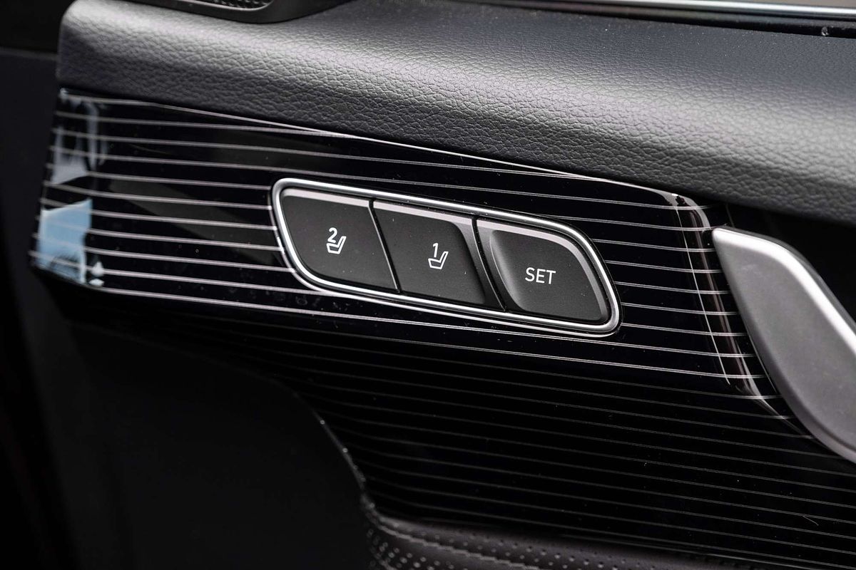 2024 Hyundai Palisade Calligraphy Black Ink LX2.V5