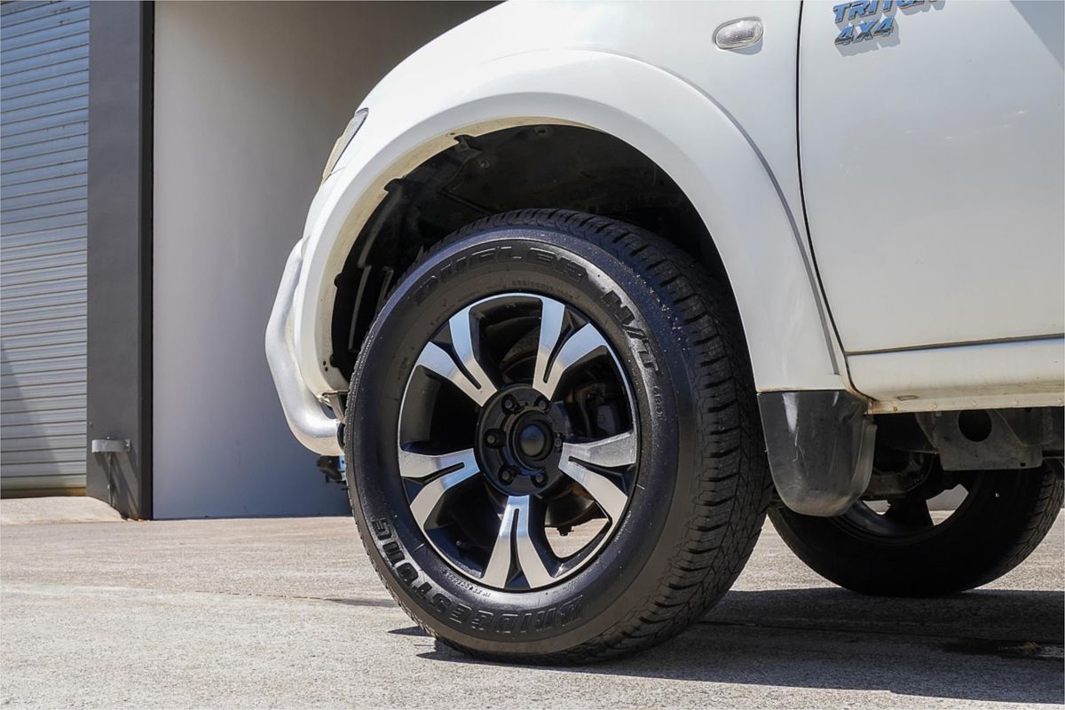 2010 Mitsubishi Triton GLX-R MN 4X4