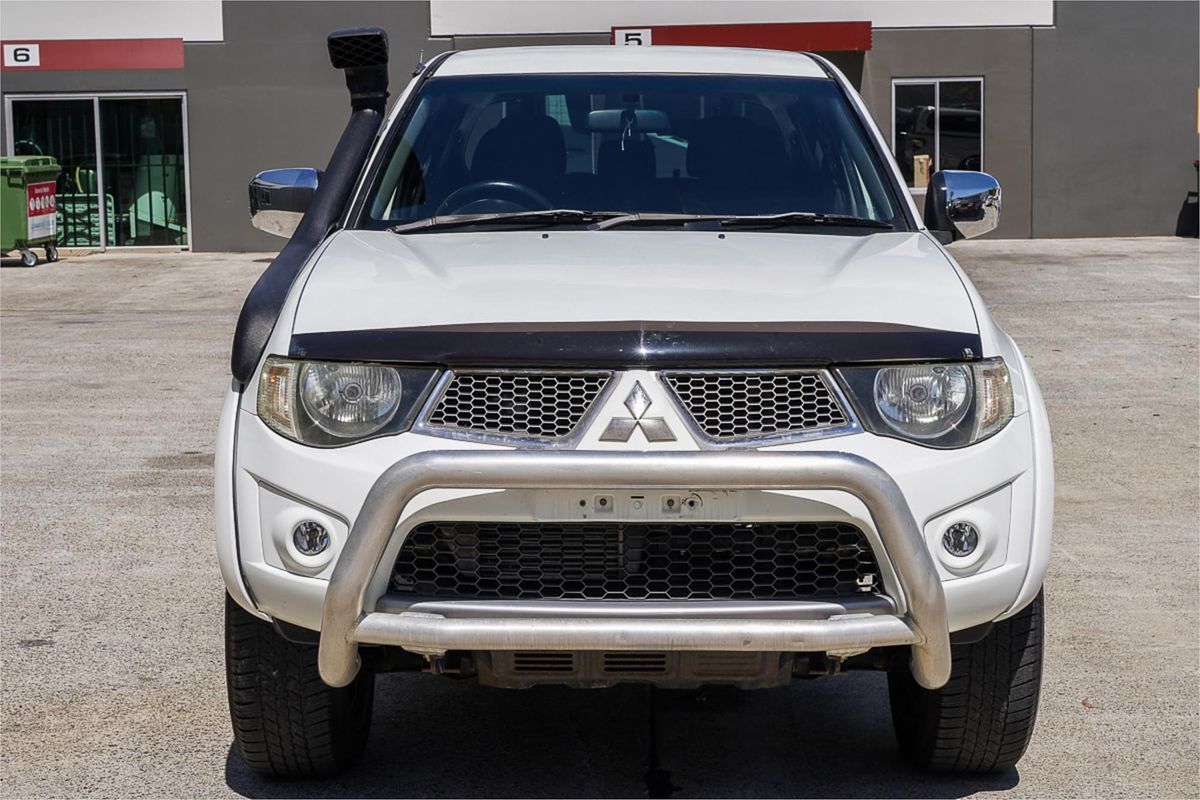 2010 Mitsubishi Triton GLX-R MN 4X4
