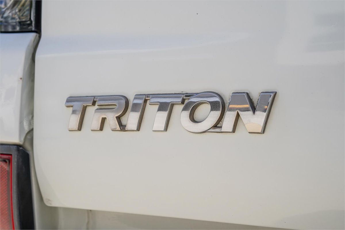 2010 Mitsubishi Triton GLX-R MN 4X4