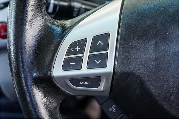 2010 Mitsubishi Triton GLX-R MN 4X4