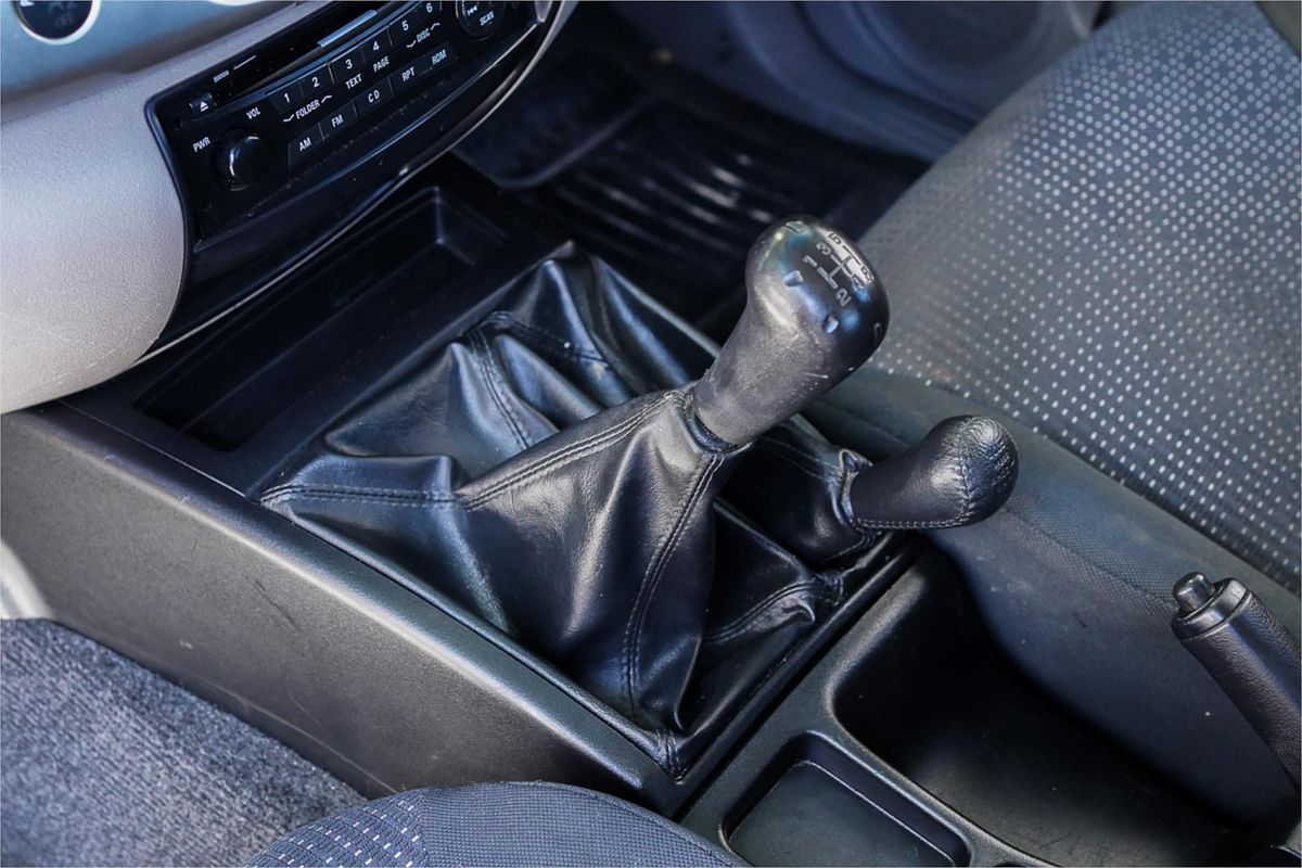 2010 Mitsubishi Triton GLX-R MN 4X4