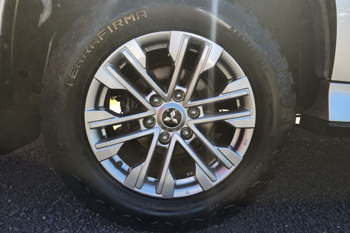 2020 Mitsubishi Pajero Sport GLX QF