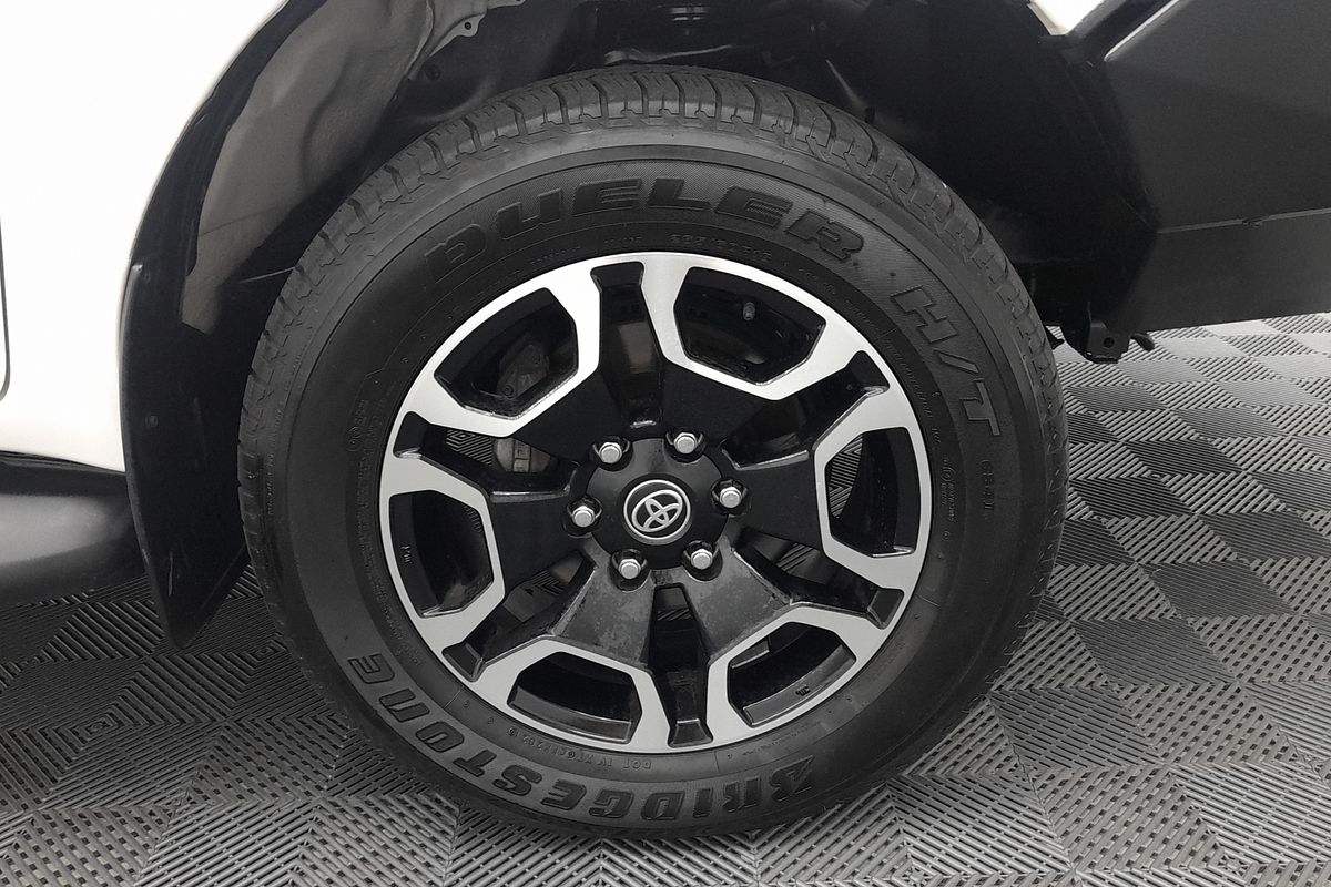 2021 Toyota Hilux SR5 GUN126R 4X4