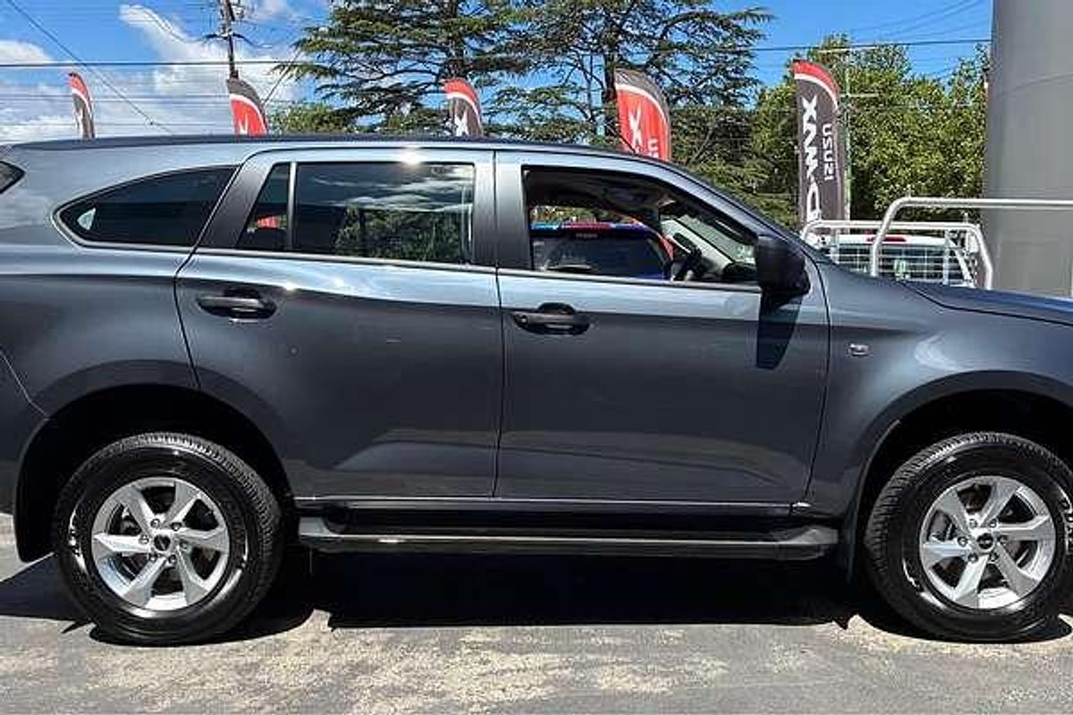 2025 Isuzu MU-X LS-M