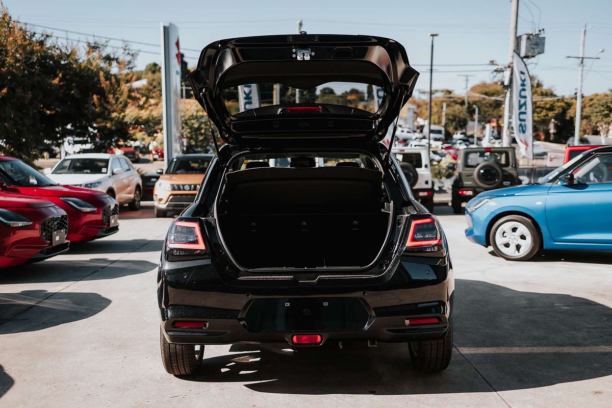 2025 Suzuki Swift Hybrid Plus UZ