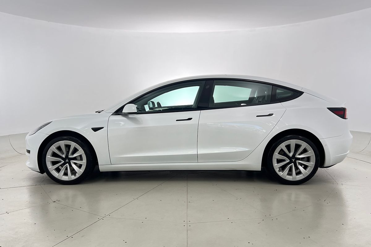 2022 Tesla Model 3 Rear-Wheel Drive