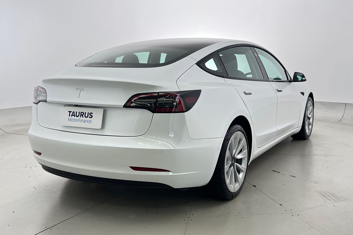 2022 Tesla Model 3 Rear-Wheel Drive