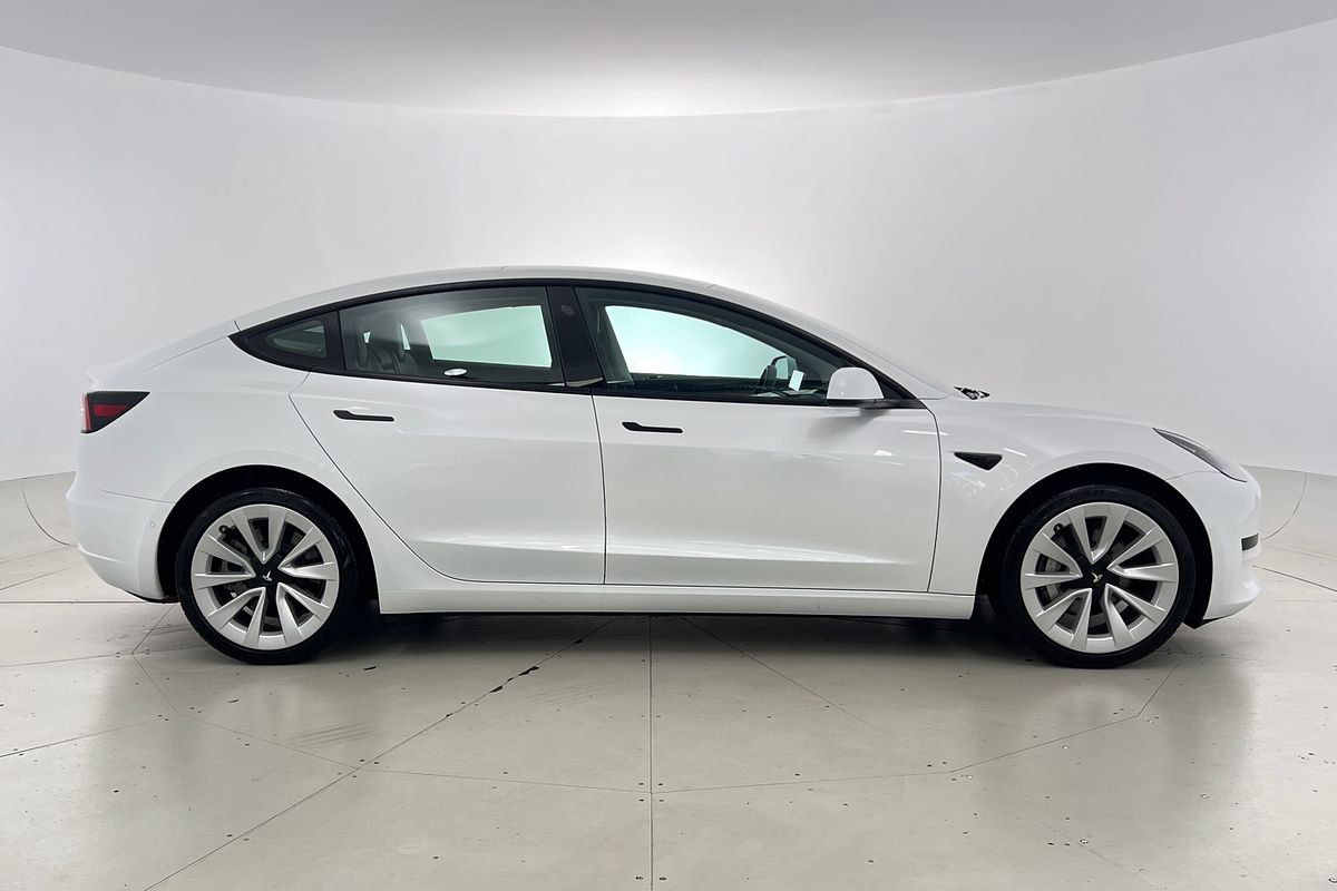2022 Tesla Model 3 Rear-Wheel Drive